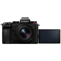 Panasonic Lumix DC-S5D + 18-40mm F/4.5-6.3