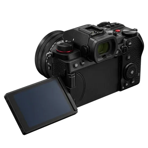 Panasonic Lumix DC-S5D + 18-40mm F/4.5-6.3